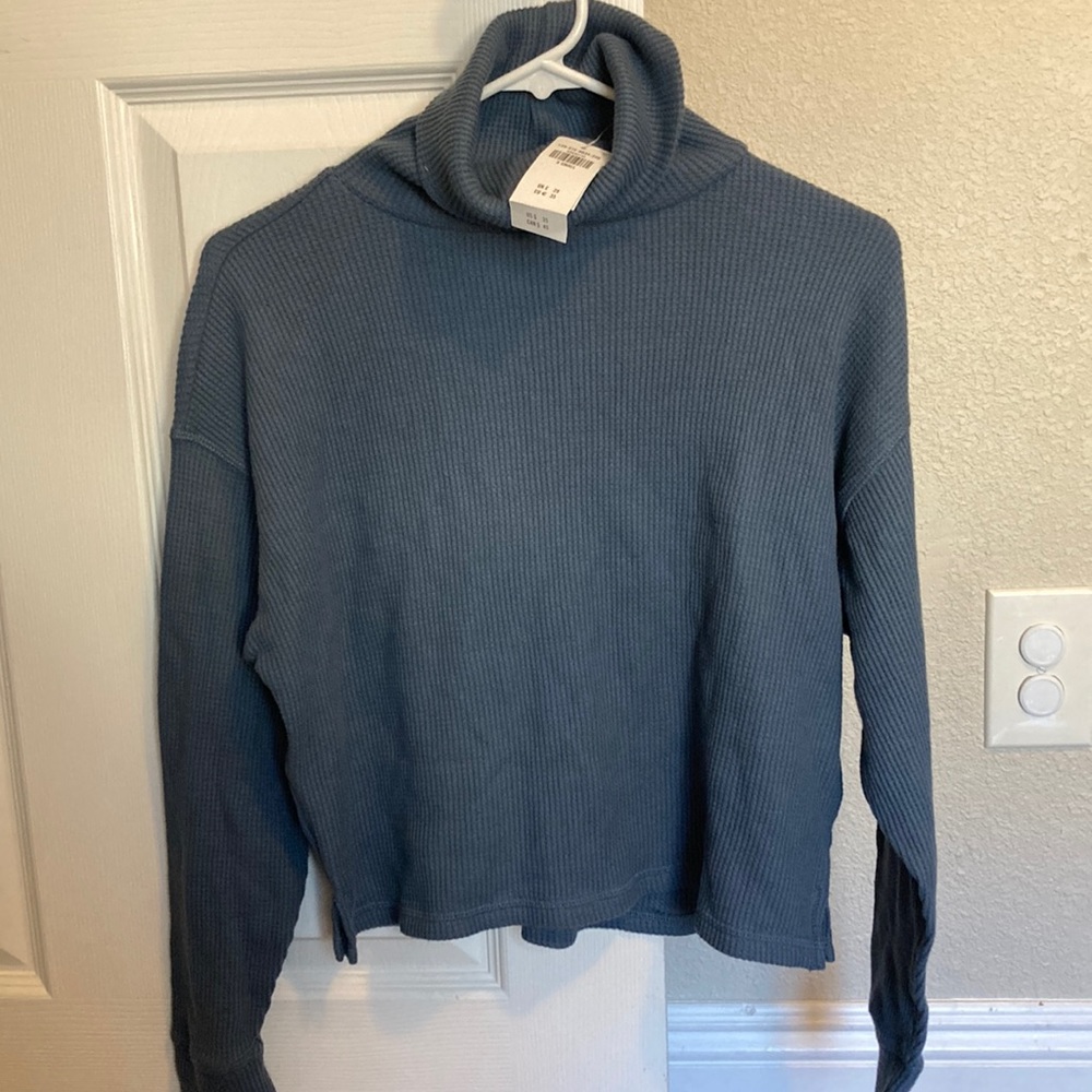 Abercrombie blue soft and cozy turtleneck sweater